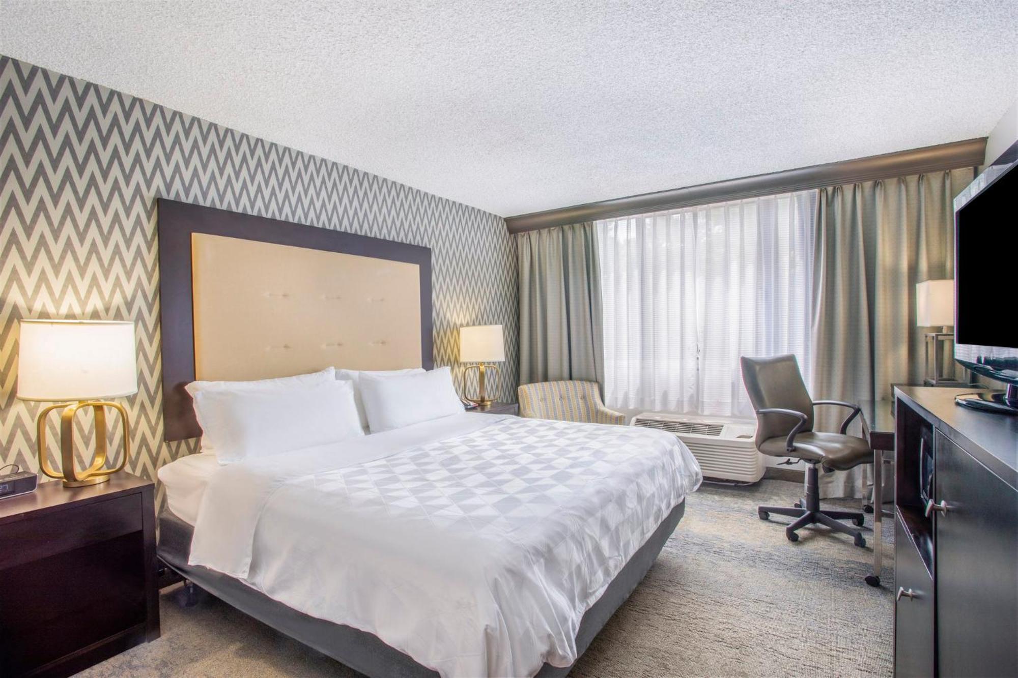 Holiday Inn & Suites Parsippany Fairfield By Ihg Exterior foto